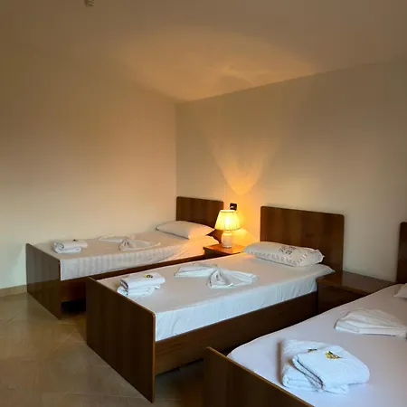 Spacious Near Airport Tirana - Preza Area Casa de Férias