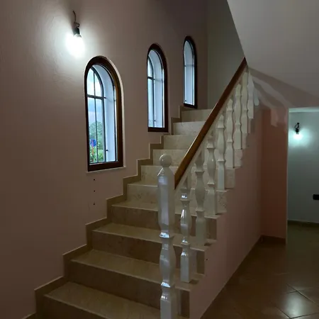 Dom wakacyjny Spacious Near Airport Tirana - Preza Area