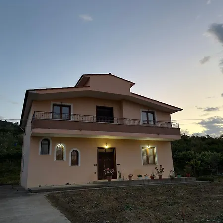 Dom wakacyjny Spacious Near Airport Tirana - Preza Area *
