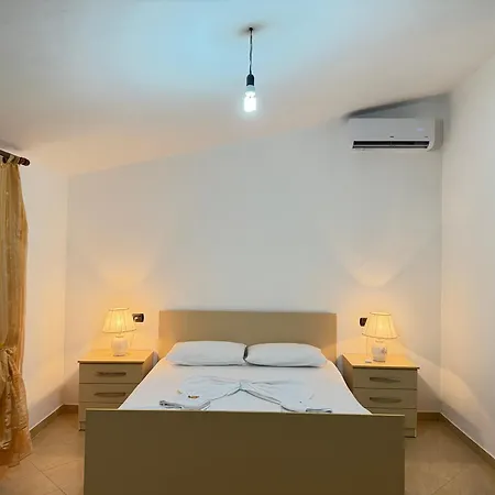 Dom wakacyjny Spacious Near Airport Tirana Vorë